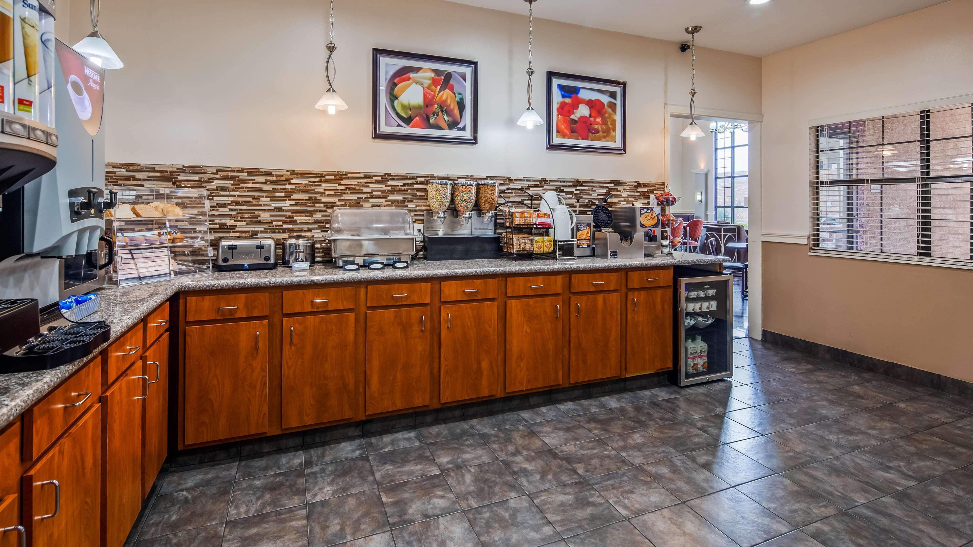 Best Western Airport Inn Монро Екстериор снимка
