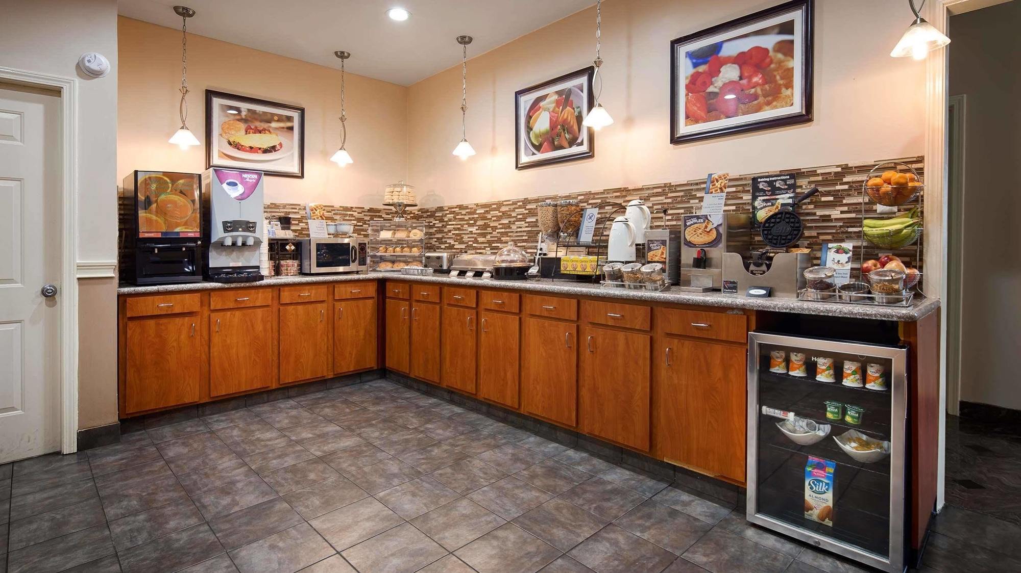 Best Western Airport Inn Монро Екстериор снимка